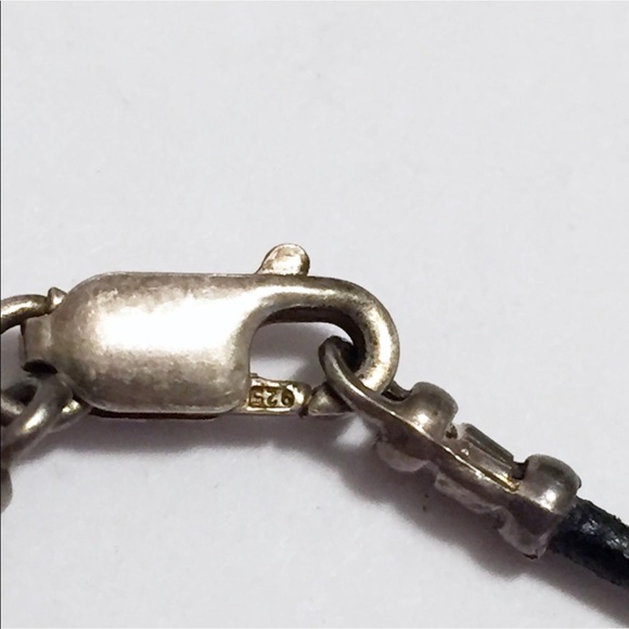 Vintage leather cord carved gemstone necklace - Picture 5 of 6